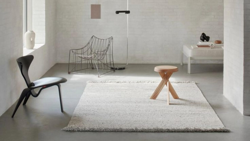 How to Style the Cloud Look (Without It Looking Boring)