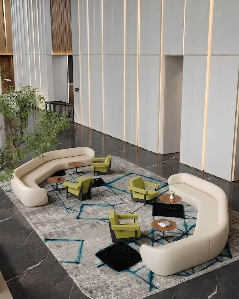 Uk_Real Estate Lobby Enterance