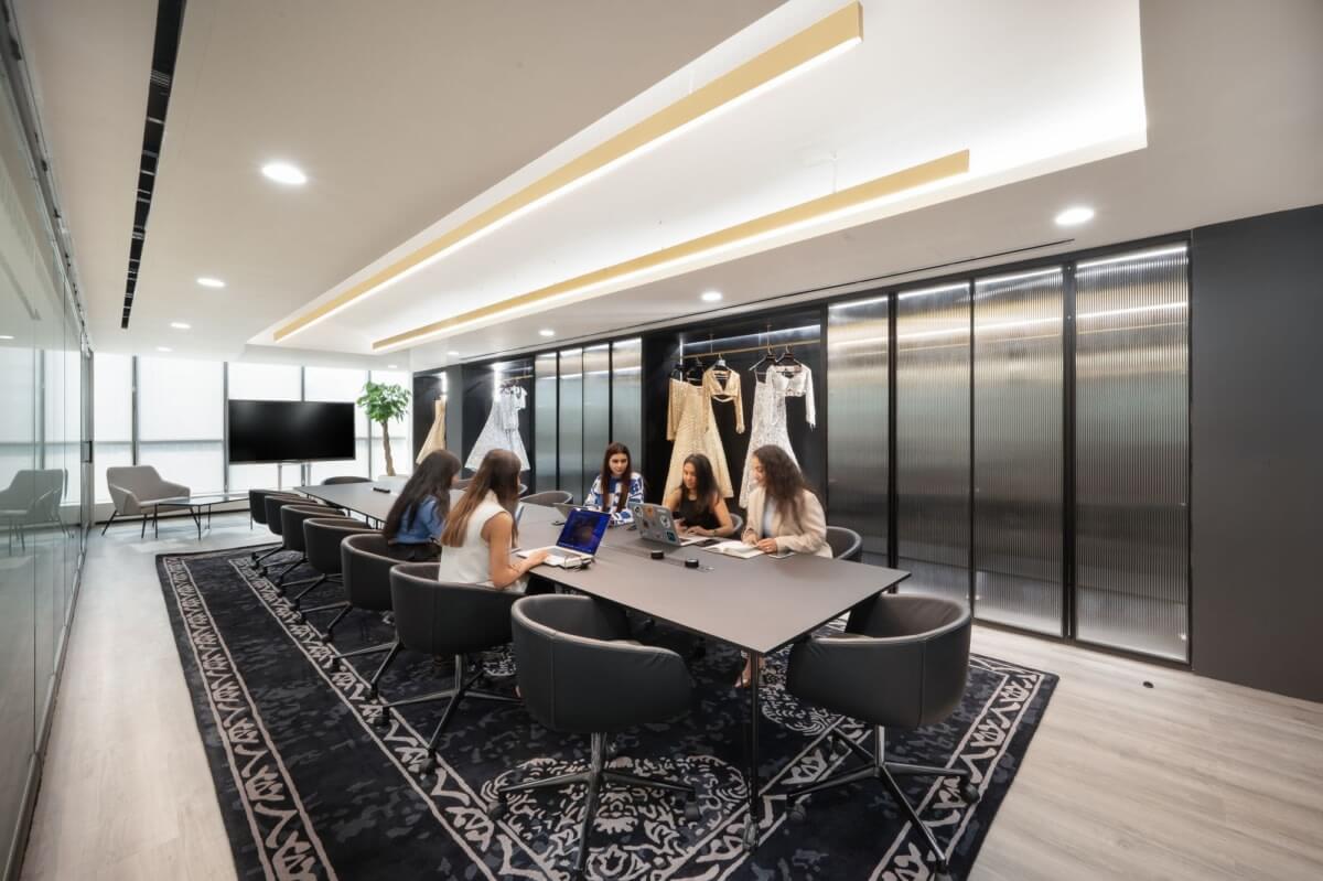 4. Retail - Manish Malhotra - manish-malhotra’s-atelier-offices-mumbai-15-1200x799-compact