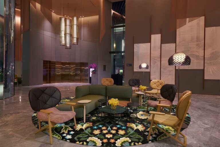 Real Estate Singapore Lobby enternace